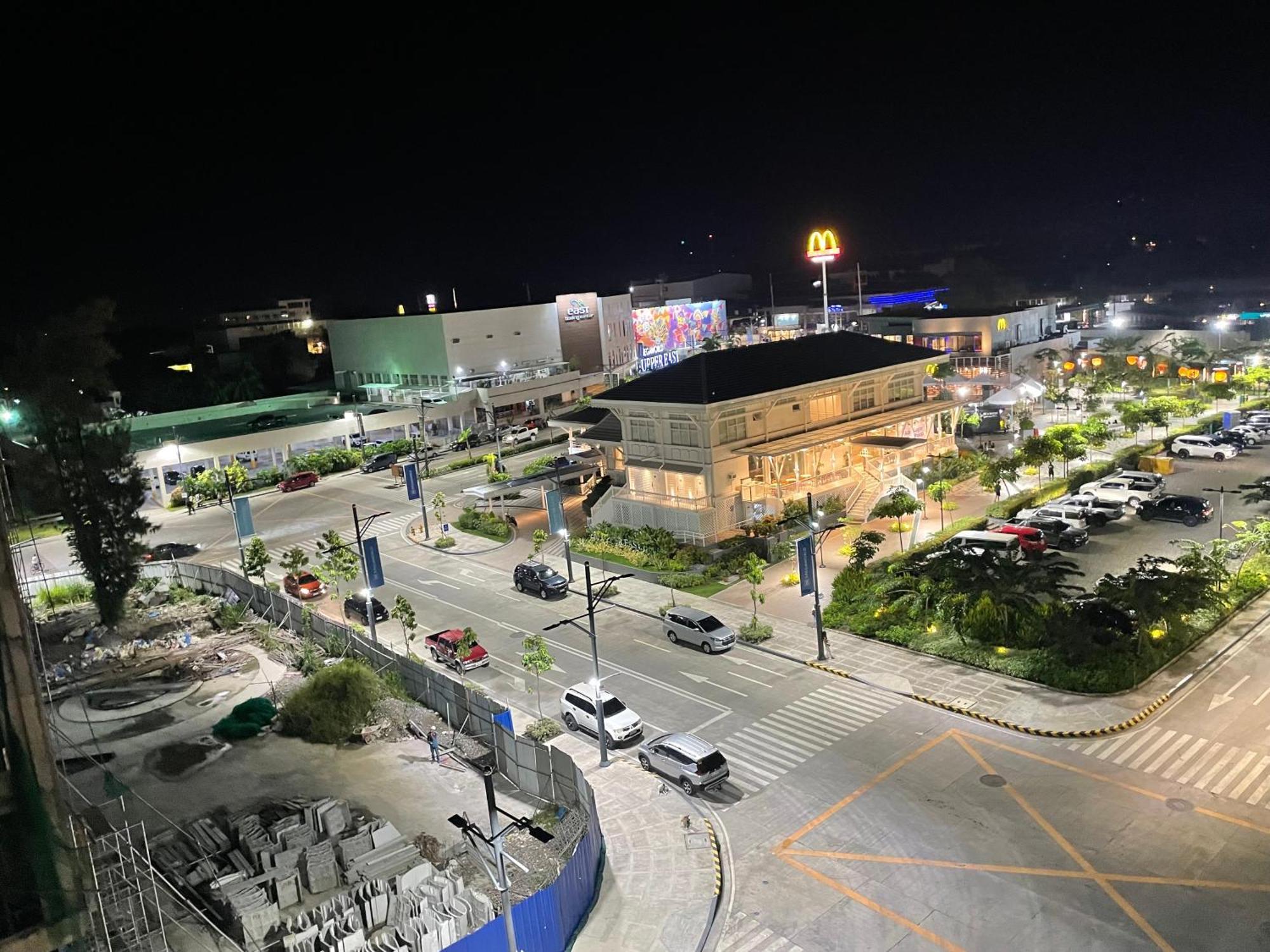 Condo Home With Fast Wifi In Bacolod City Bagian luar foto